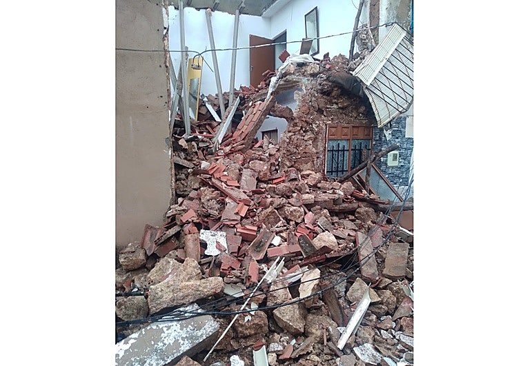 Se derrumba una casa en Sorihuela de Guadalimar con su propietario dentro